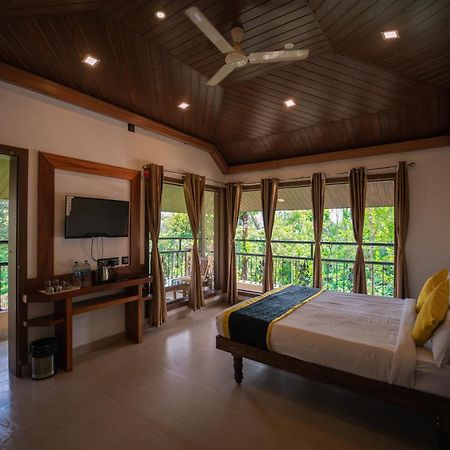 Kingmaker'S Plantation With River Stream Мадикери Экстерьер фото