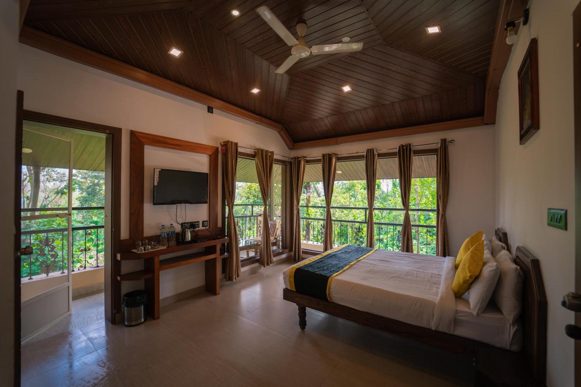 Kingmaker'S Plantation With River Stream Мадикери Экстерьер фото