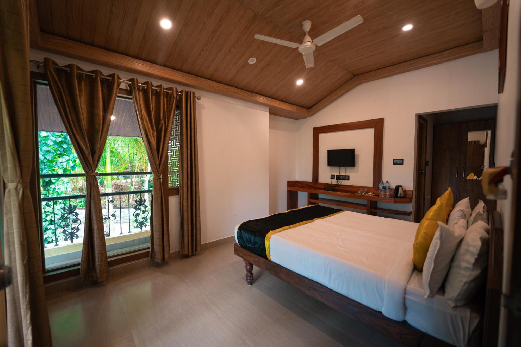 Kingmaker'S Plantation With River Stream Мадикери Экстерьер фото