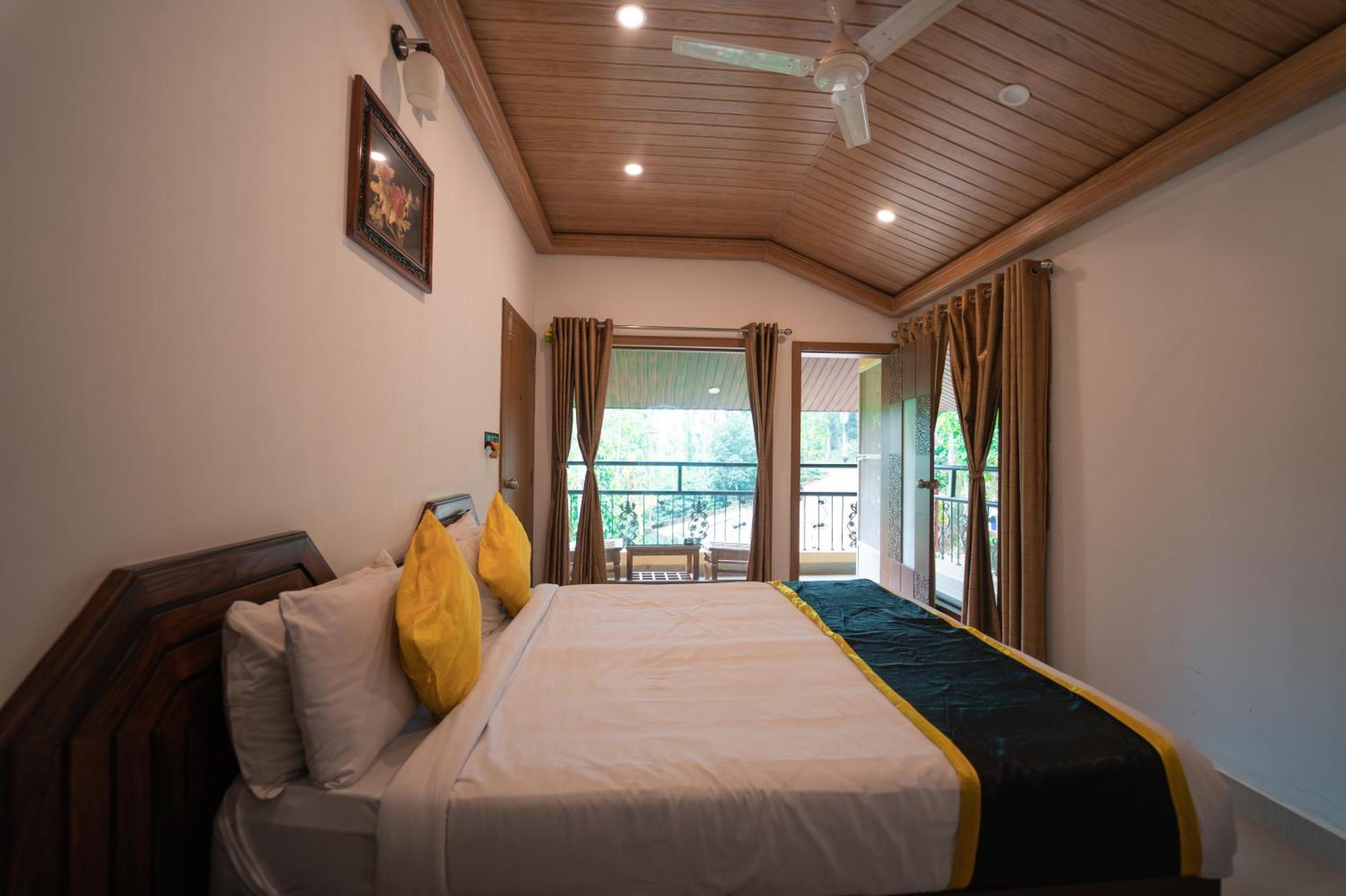Kingmaker'S Plantation With River Stream Мадикери Экстерьер фото
