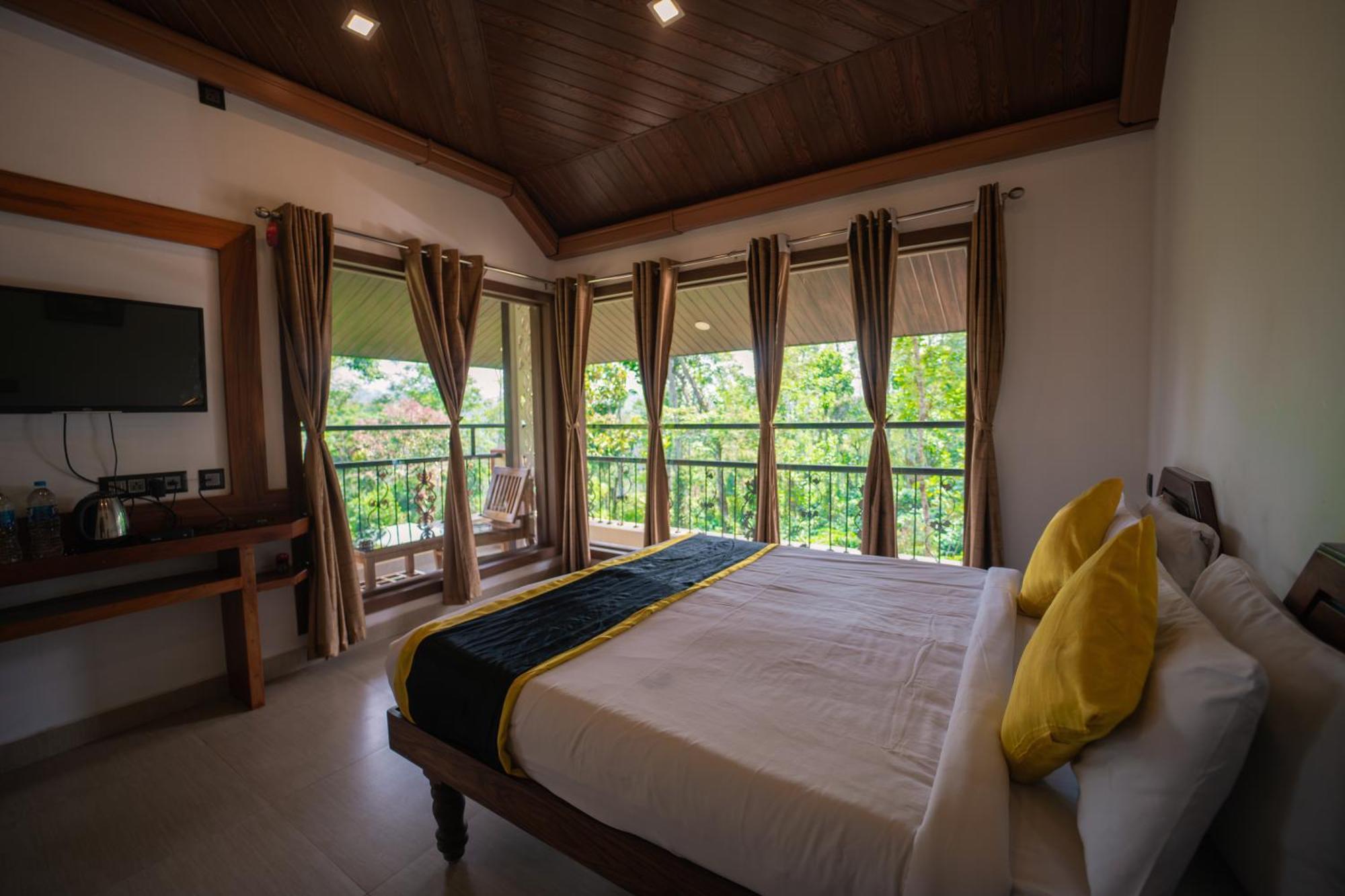 Kingmaker'S Plantation With River Stream Мадикери Экстерьер фото